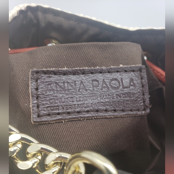 293- Anna Paola Bucket Crossbody Bag Made In Italy Genuine Italian Leather NWT - Picture 5 of 10